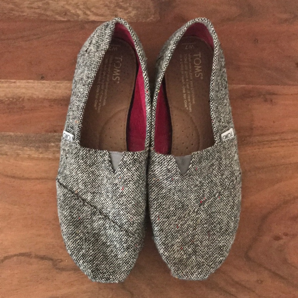Toms Shoes